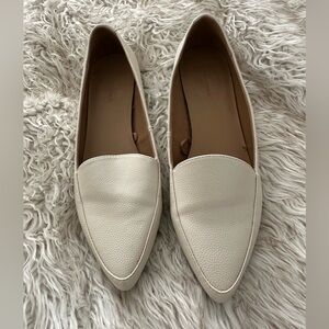 Banana Republic Cream White Loafers Size 8